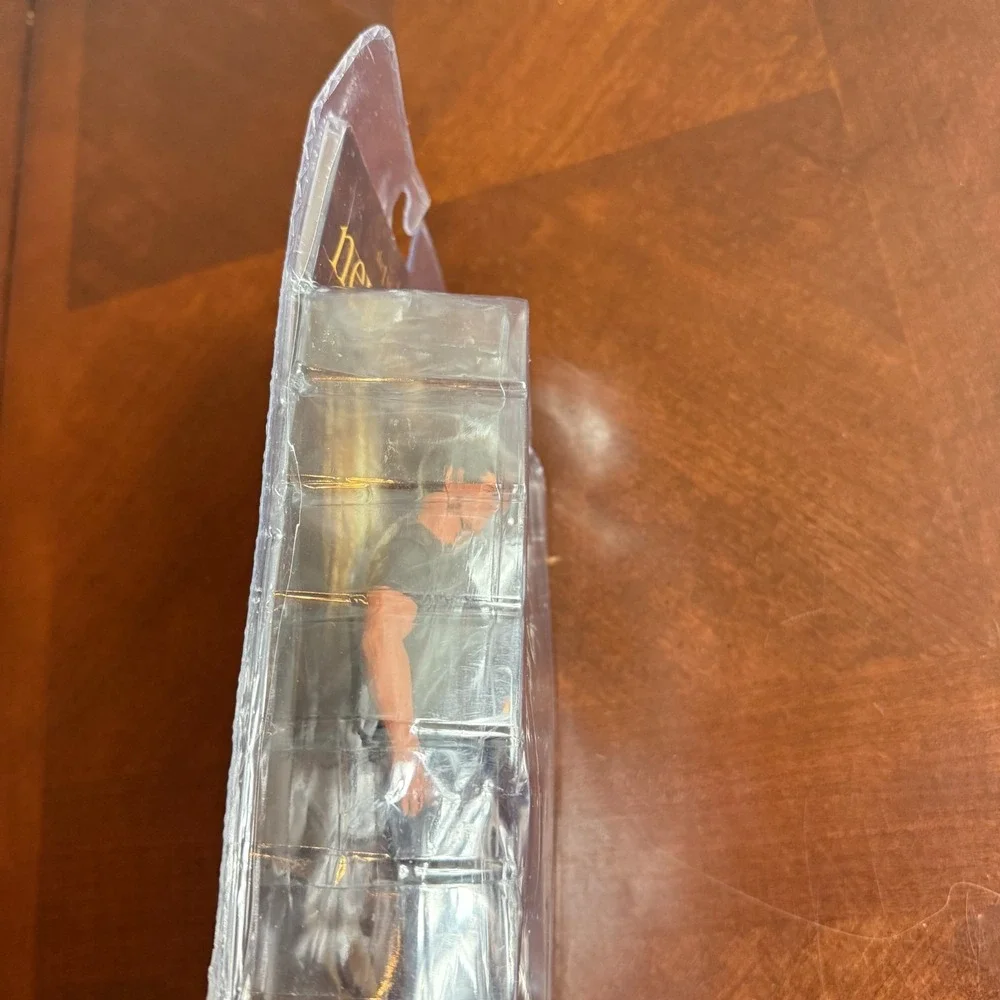 Twilight New Moon Jacob Black Shirt Figure‎ damaged box see pics